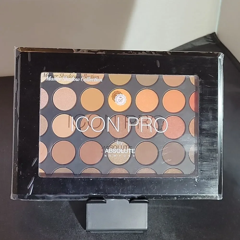 ICON PRO MASTER SHADOW COLLECTION BY ABSOLUTE NEW YORK